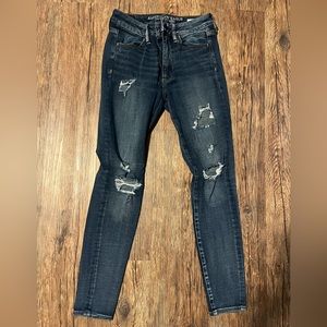 American Eagle hi-rise ripped jegging, size 6